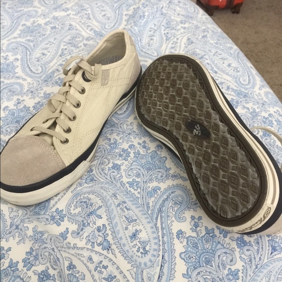 Skechers shoes News relaxed fit memory foam ! - Picture 5 of 8